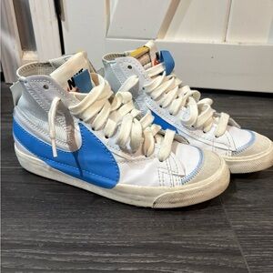 Nike Blazer Mid 77 Jumbo
White University Blue